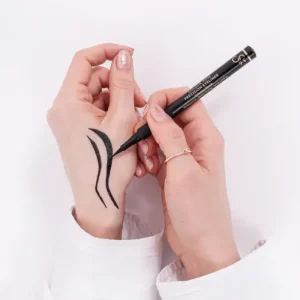 خط چشم گلدن رز Golden Rose مدل Precision Eyeliner Intense Black
